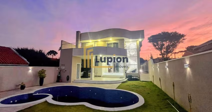 Bela Casa com 480 m  privativos no Boqueirão e ainda com porteira fechada