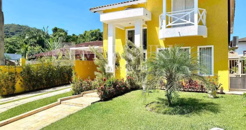 Casa no guarujá, balneário praia do pernambuco , 3 quartos, sala para 3 ambientes, sacada e piscina  - mercuri imóveis - imobiliária no guarujá