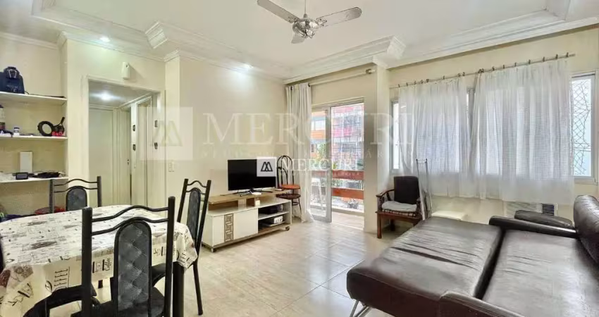 Apartamento no guarujá, enseada, 3 quartos, sala para 2 ambientes e sacada - mercuri imóveis - imobiliária no guarujá