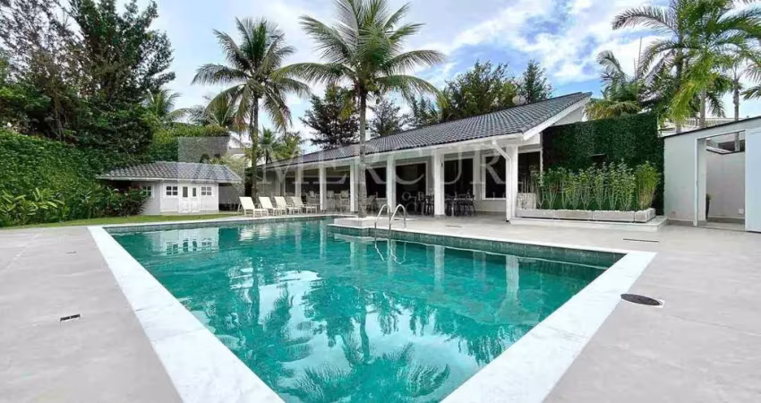 Casa repaginada com 5 suítes e lazer completo no jardim acapulco - mercuri imóveis - imobiliária no guarujá