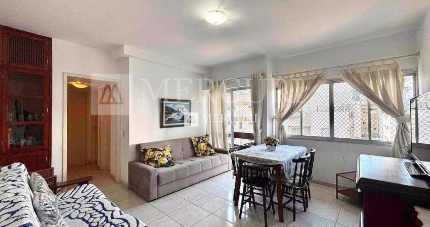 Apartamento na Praia da Enseada com Sacada