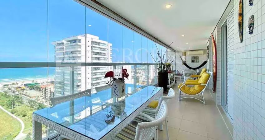Apartamento à venda no Guarujá, Enseada, com Vista Mar e varanda gourmet.