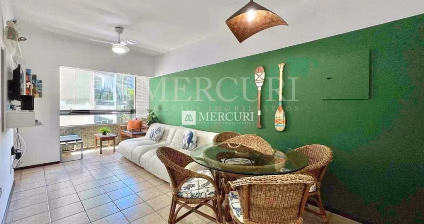 Apartamento no Guarujá, Enseada, Com Sacada, 2 Quartos.