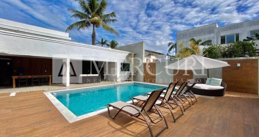 Casa no Guarujá, Condomínio Fechado, Jardim Acapulco, 3 suítes.