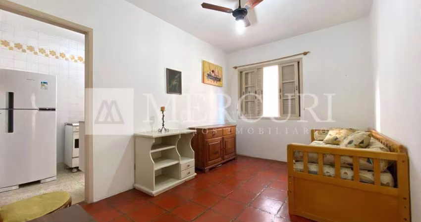 Apartamento no Guarujá, Astúrias, 1 dormitório e com condomínio baixo.