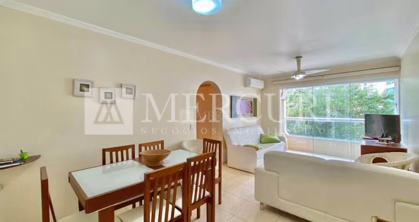 Apartamento no Guarujá, Pitangueiras, 2 quartos e sacada com vista para o mar.