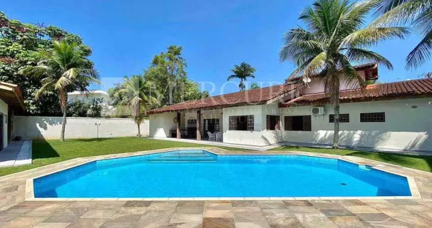 Casa no guarujá, jardim acapulco, 4 quartos, sala para 3 ambientes, piscina e varanda gourmet - mercuri imóveis - imobiliária no guarujá
