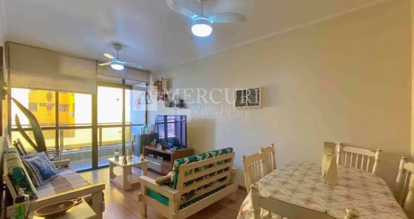 Apartamento no guarujá, enseada, 2 quartos, com lazer e reformado - mercuri imóveis - imobiliária no guarujá