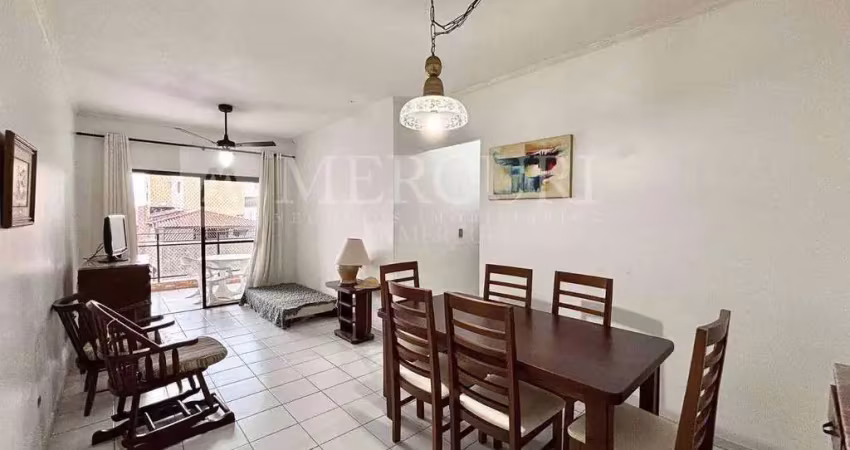 Apartamento no guarujá, enseada, 2 quartos, sendo 1 suíte e varanda com vista parcial - mercuri imóveis - imobiliária no guarujá