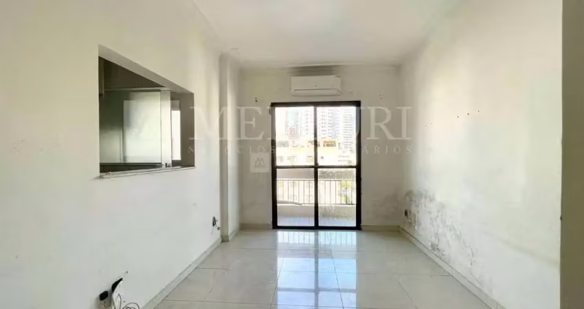 Apartamento no guarujá, astúrias, 2 quartos, sendo 1 suíte e sacada - mercuri imóveis - imobiliária no guarujá