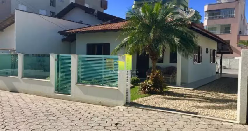 Casa com 3 quartos para alugar na Rua Bem Te Vi, 203, Centro, Bombinhas