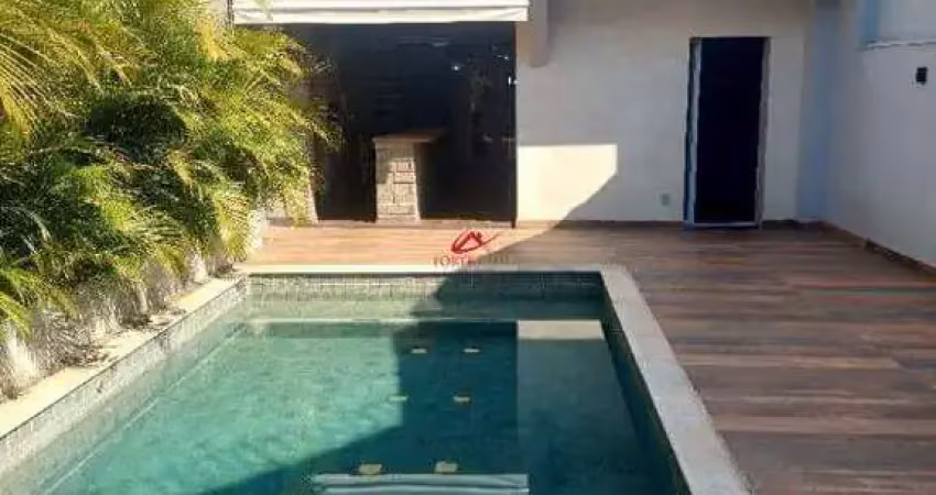 Casa ampla e reformada à venda com piscina, 4 dorms (2 suítes) e área gourmet!
