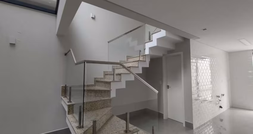 Sobrado com 3 dormitórios Sendo 3 Suítes e 4 Vagas  à venda, 200 m² - Rudge Ramos - São Bernardo do Campo/SP
