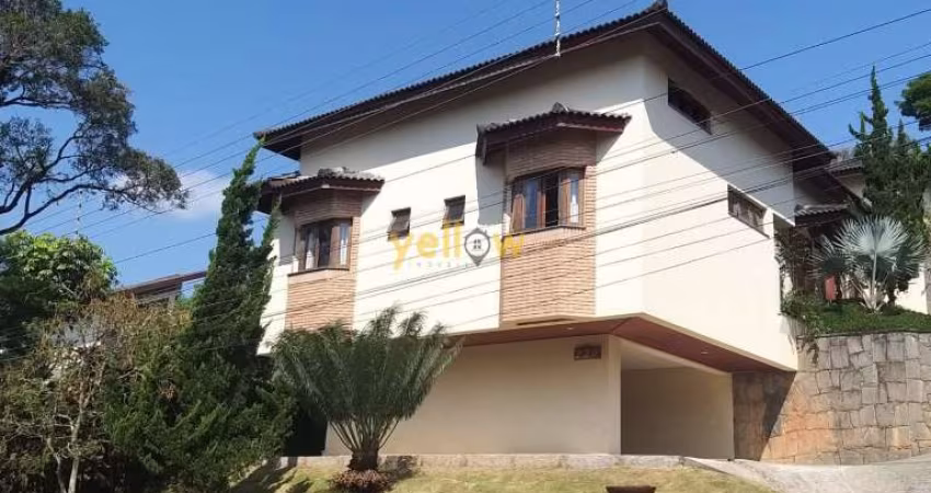 Casa em Condomínio Fechado em Arujázinho com 4 dormitórios e 4 suítes por R$ 2.4 milhões