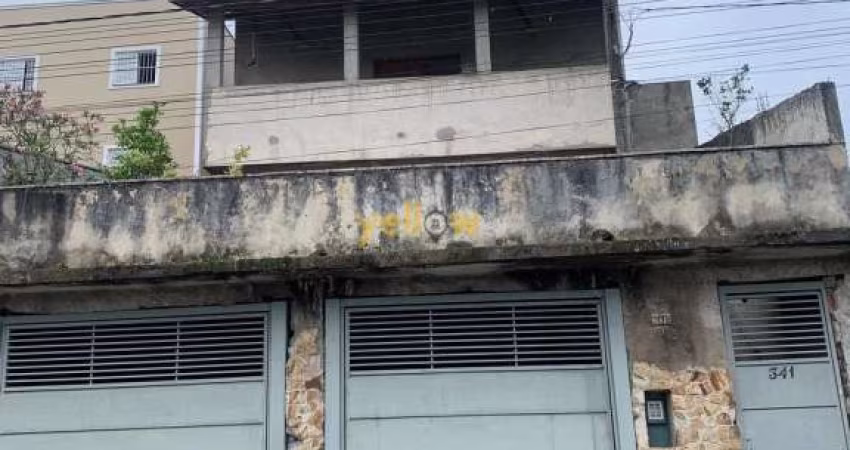 Casa espaçosa em bairro central de Arujá - 4 quartos, 1 suíte, 4 banheiros - venda
