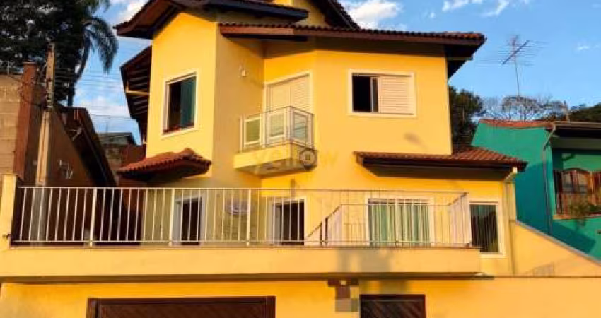 Casa Comercial em Jardim Planalto - Arujá com 257M² Área Útil, 9 Dormitórios e 2 Suítes por R$ 1.700.000 - Venda e Locação Disponíveis