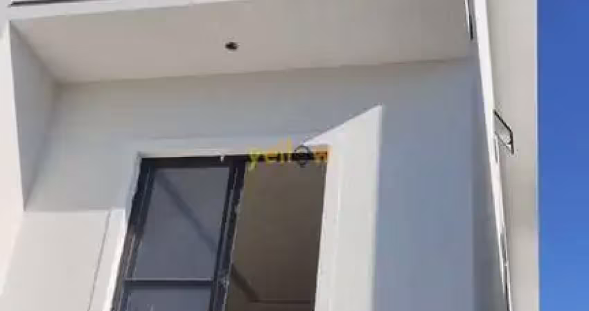 Casa de 135M² em Bairro de Arujá com 3 Suítes - Venda por R$850K