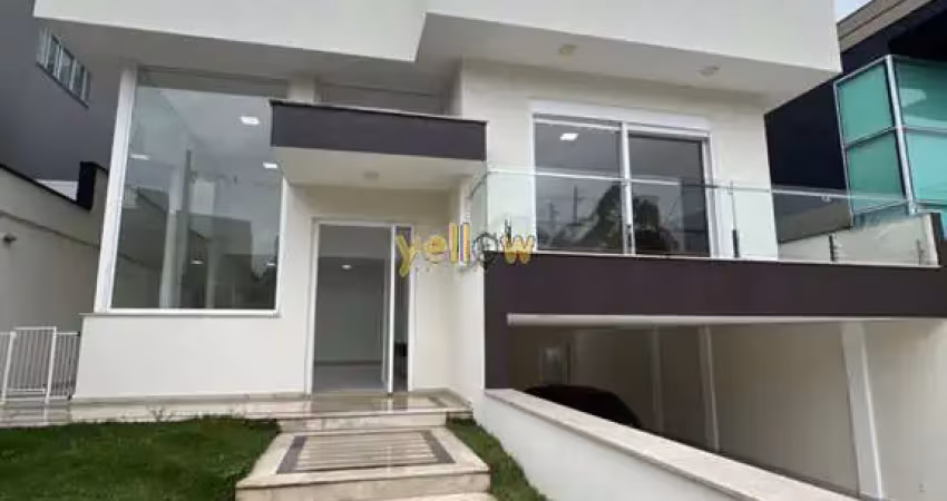 Casa em Condomínio Fechado em Caputera  -  Arujá