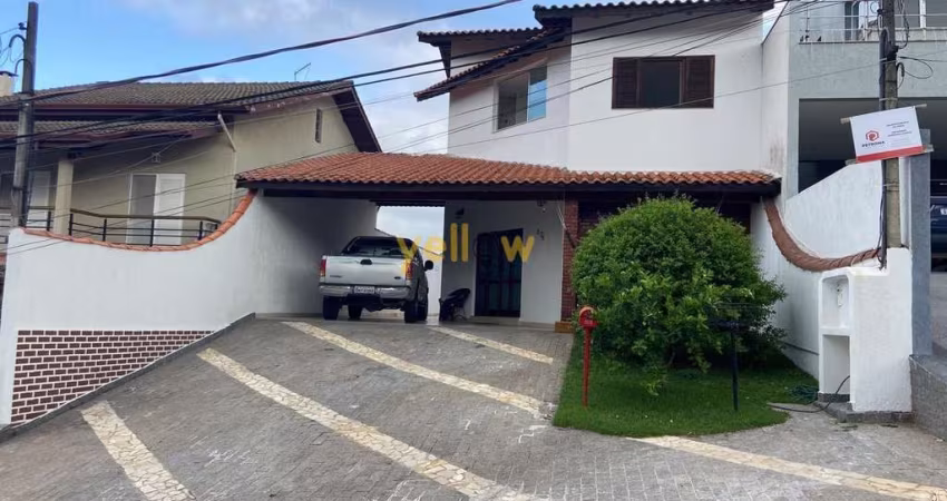 Casa em Condomínio Fechado em Aruã - 3 Dormitórios para Locação