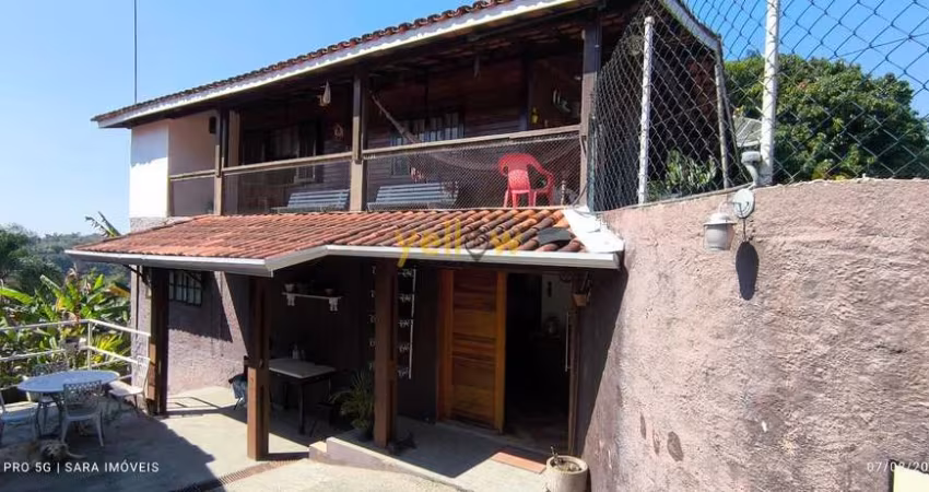Casa à Venda em Chácaras Copaco - 3 Dormitórios, 200m²