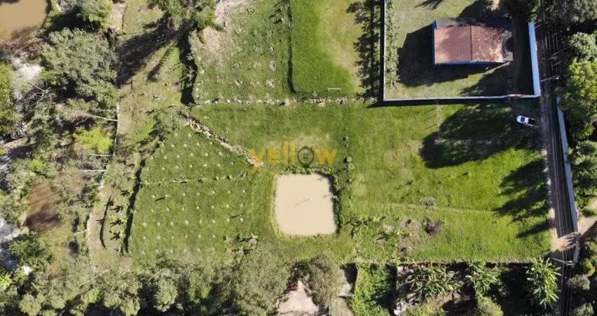 &lt;p&gt;Descubra o seu refúgio no campo com este incrível terreno rural localizado em Jardim Parateí, Guararema. Com uma área ampla e cercada pela natureza exuberante, este espaço é perfeito para que