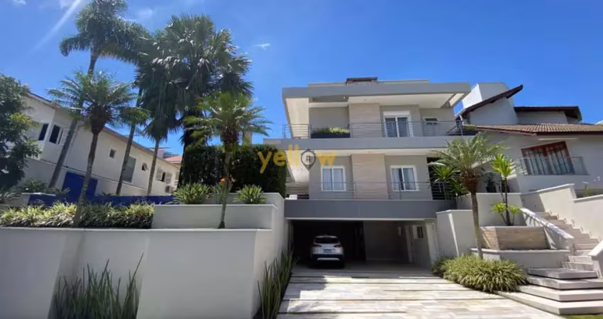 &lt;p&gt;descubra o seu novo lar no exclusivo condomínio arujá 5, uma verdadeira joia localizada em arujá. esta impressionante casa em condomínio fechado conta com 5 dormitórios, sendo 4 suítes, proje