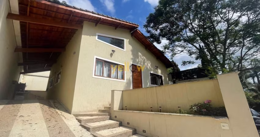 Casa em Condomínio Fechado em Arujá Country Club - Arujá, SP
