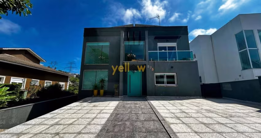 Casa Luxuosa em Condomínio Hills III - 4 Suítes por R$3.490.000
