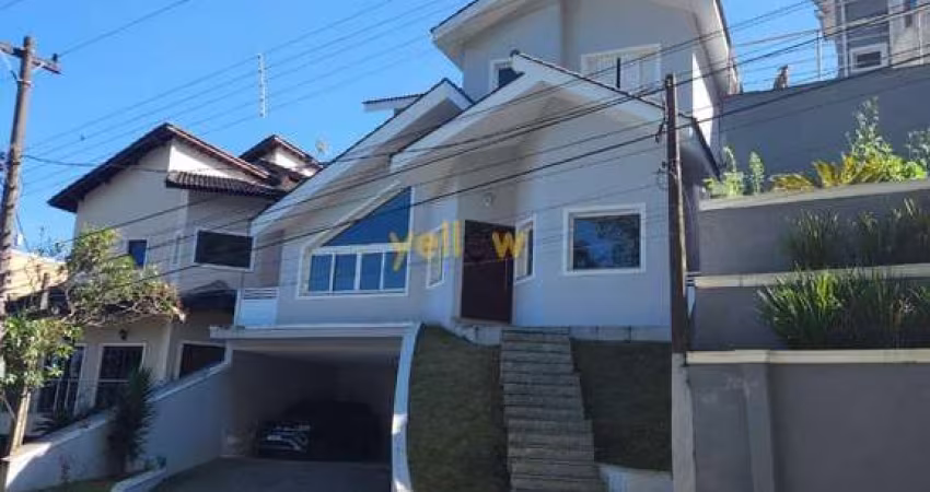 Casa em Arujá: 4 Dormitórios em Condomínio Fechado