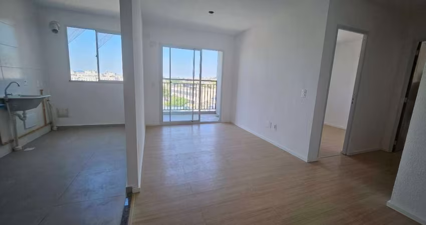 Apartamento com 2 quartos e varanda em ótima localização na Taquara