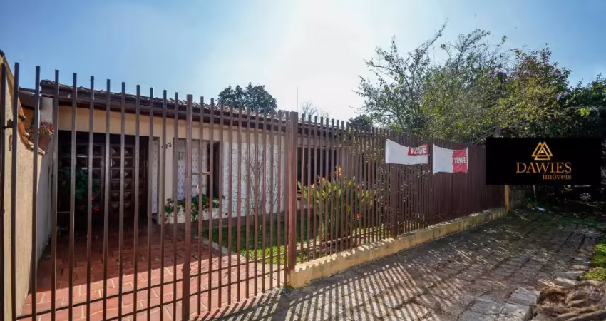 Vende-se casa no cajuru (duas residências no mesmo terreno)