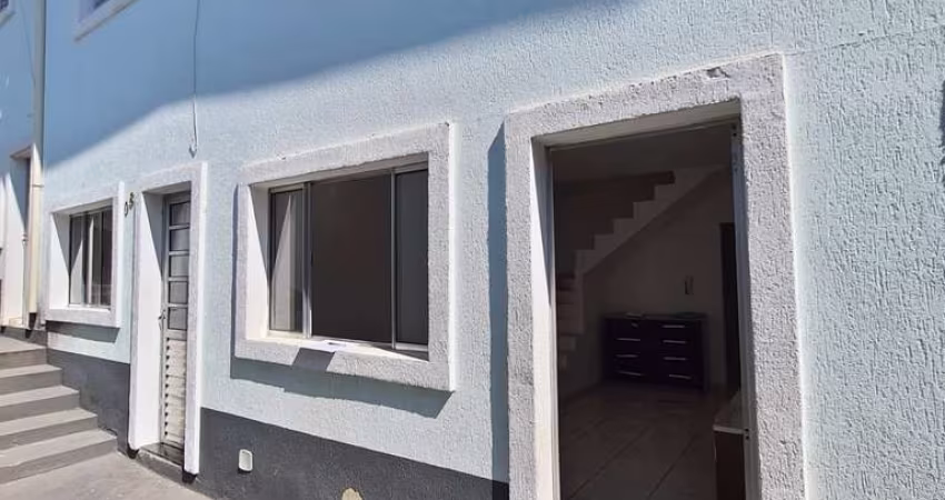 Casa para Venda em Osasco, Santa Maria, 2 dormitórios, 2 suítes, 3 banheiros, 1 vaga