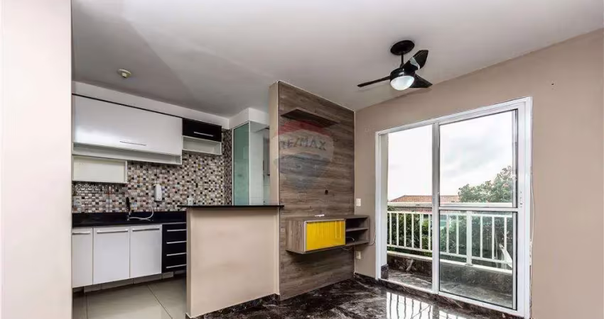 Compre este apartamento  aconchegante com 2 dormitórios, sacada e uma vaga veículo.