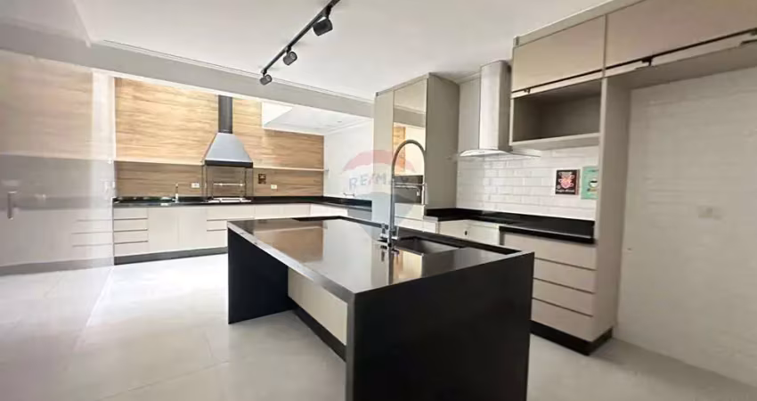 Sobrado com 2 suítes, cozinha com área gourmet e 2 vagas - vila carbone
