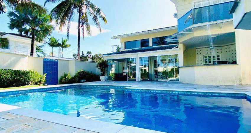 CASA COM 04 DORMITÓRIOS CONDOMÍNIO ACAPULCO