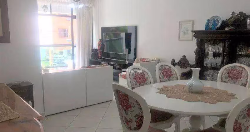 Praia do Tombo Apartamento 03 dormitórios reformado.