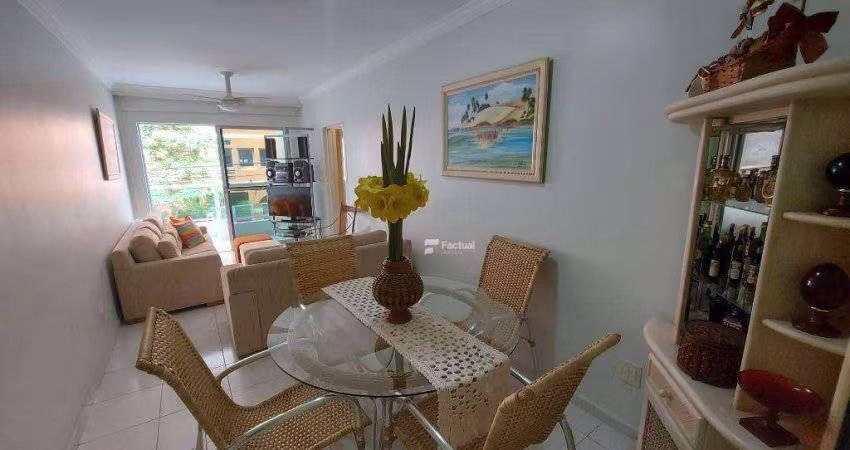 Espaçoso Apartamento com Sacada e 03 dormitórios na Praia da Enseada!! Lado Praia!! Churrasqueira e Serviço de Praia!! Ótima Localização!!