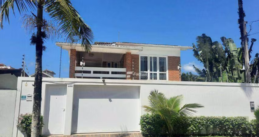 Casa com 6 dormitórios à venda, 200 m² por R$ 1.350.000,00 - Praia de Pernambuco - Guarujá/SP