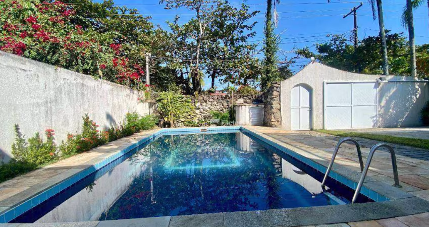 Casa á venda e  aluguel na Praia de Pernambuco - Guarujá/SP