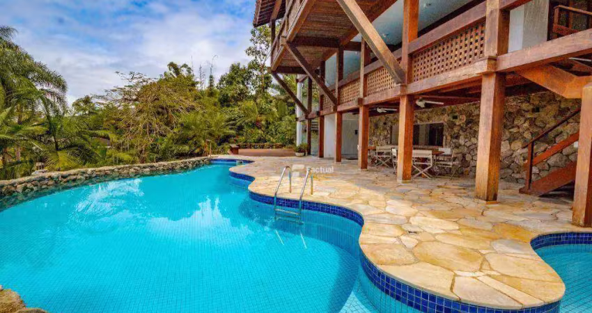 Casa à venda á 150 metros da praia do iporanga - guarujá/sp
