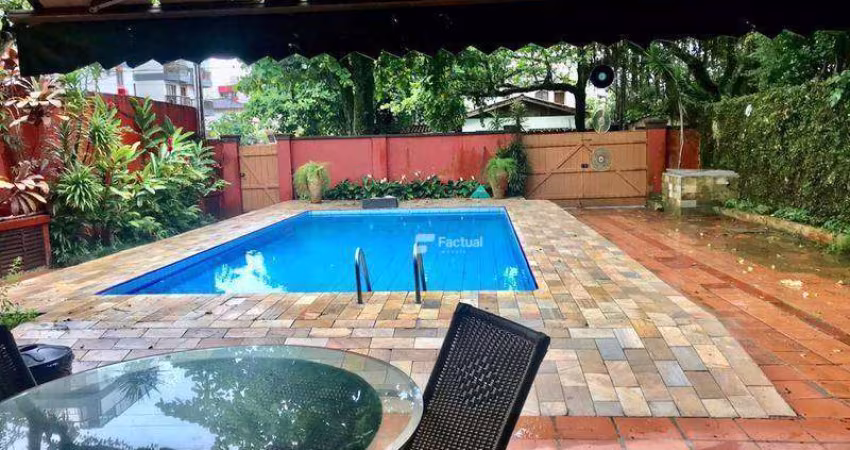 Casa à venda na Enseada - Guarujá/SP