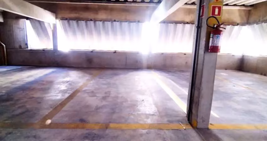 Garagem à venda na Avenida Leomil, 494, Pitangueiras, Guarujá