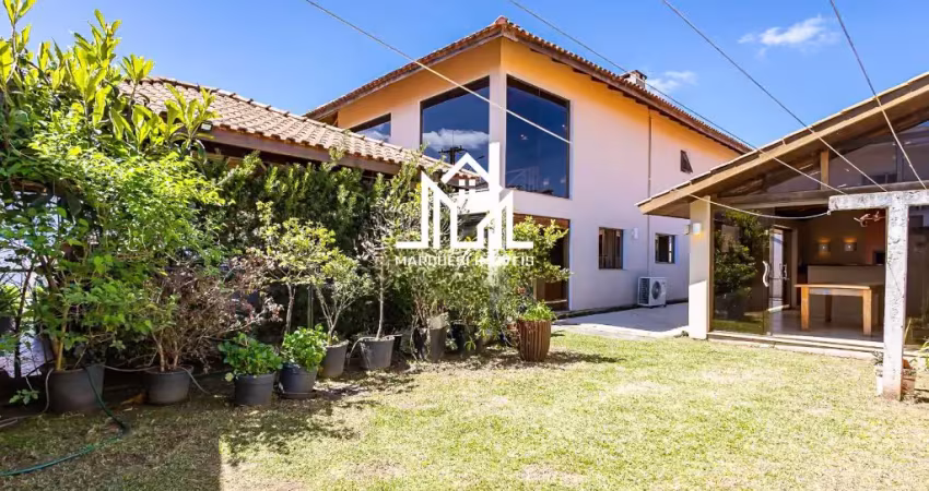 Casa em condomínio com 4 quartos à venda em santa felicidade