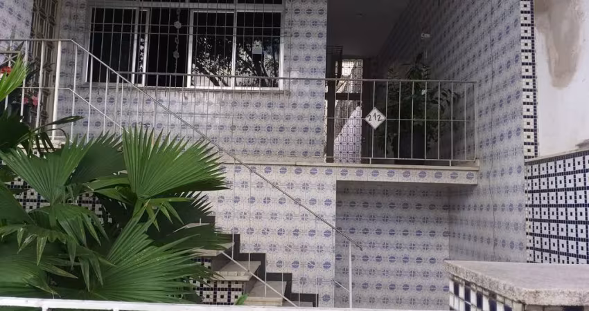 Casa para Venda em Rio de Janeiro, Vista Alegre, 3 dormitórios, 1 suíte, 1 banheiro, 3 vagas