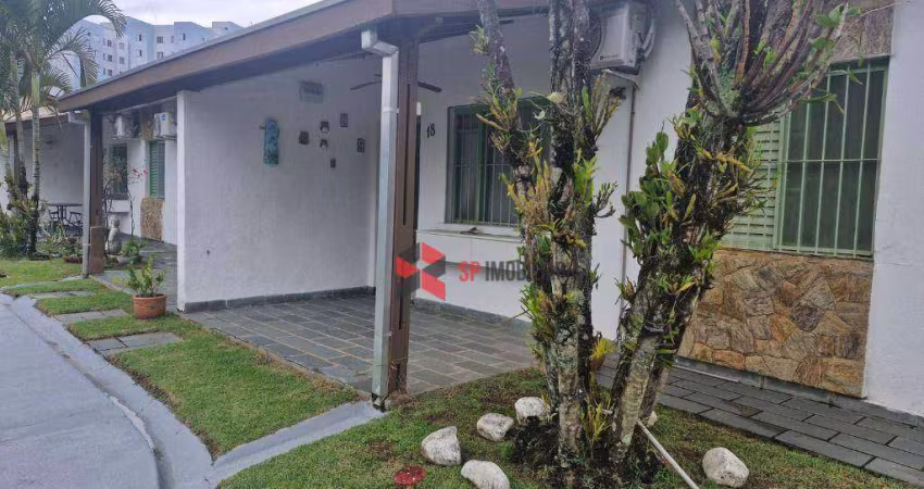 Casa com 2 dormitórios à venda, 67 m² por R$ 440.000 - Martim de Sá - Caraguatatuba/SP