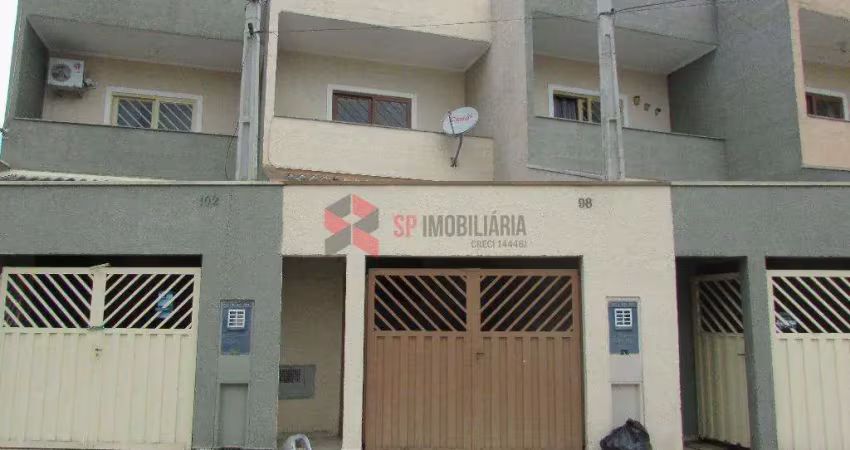 Sobrado com 2 dormitórios para alugar por r$ 1.540,00/mês - vila pantaleão - caçapava/sp