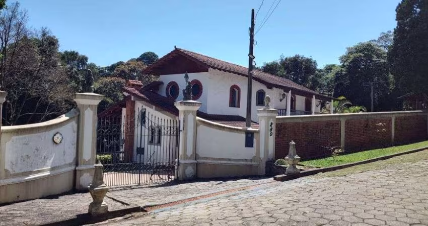 Casa de condomínio para venda possui 259 metros quadrados com 3 quartos em Roseira - Mairiporã - SP