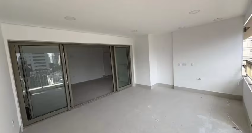 Lindo Apartamento de 3 suítes em Moema - São Paulo