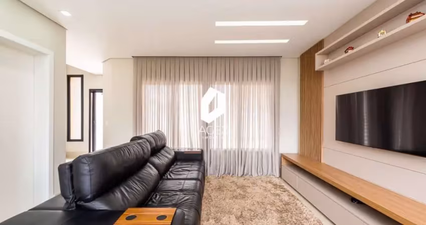 Casa em condomínio a venda com 03 suítes, quintal e terraço amplo com área gourm