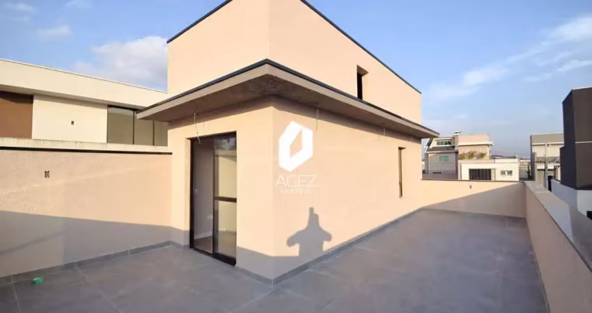 Sobrado novo em condomínio fechado, 142 m2, 3 quartos com suíte, terraço amplo.